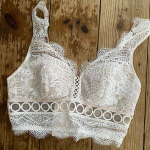 NWOT Victoria’s secret bralette ivory lace sz smal
